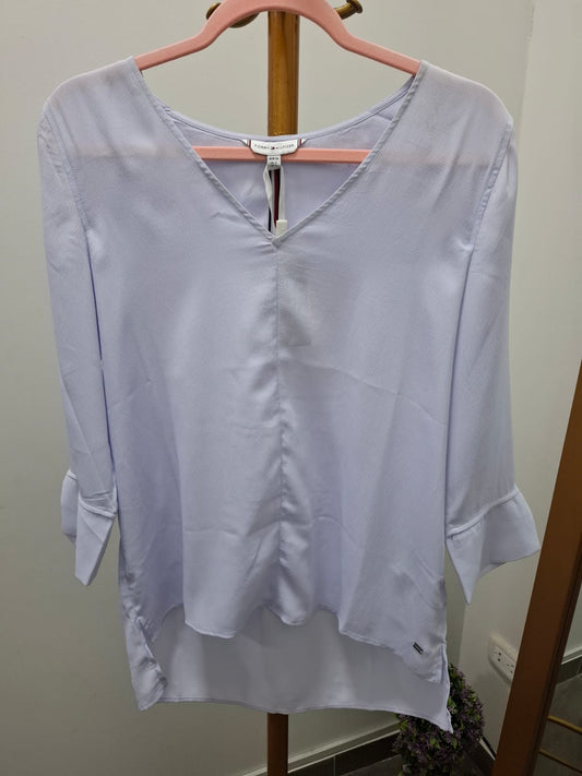 BLUSA MANGA TRES CUARTOS TOMMY HILFIGER COLOR CELESTE BEBÉ - TALLA 36