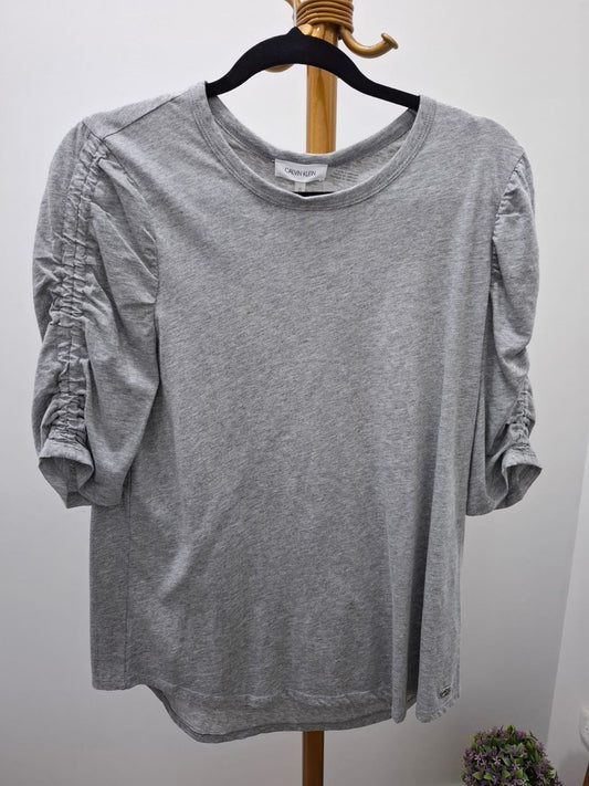 BLUSA DE ALGODON CALVIN KLEIN COLOR PLOMO - TALLA M