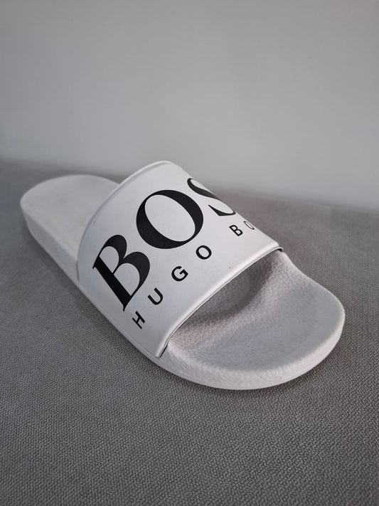 SANDALIAS HUGO BOSS COLOR BLANCO CON LOGO EN NEGRO - TALLA 39