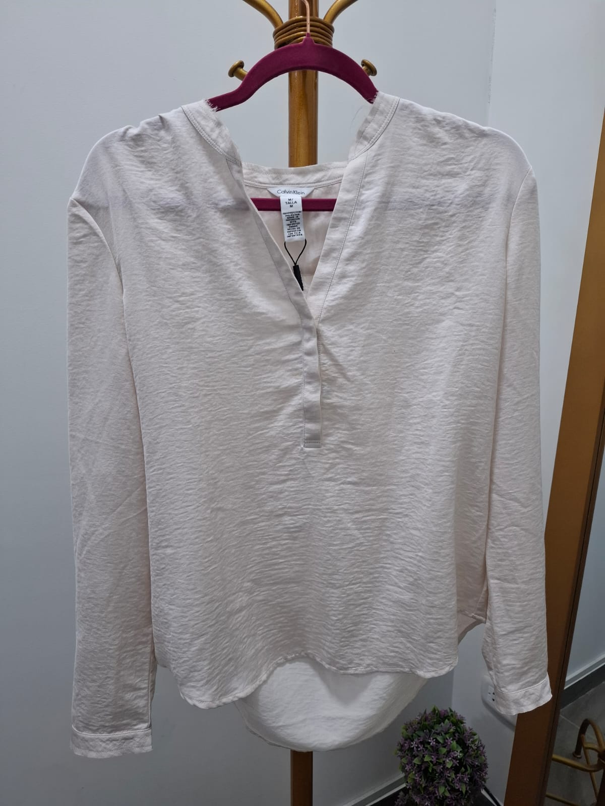 BLUSA MANGA LARGA CALVIN KLEIN COLOR HUESO - TALLA M