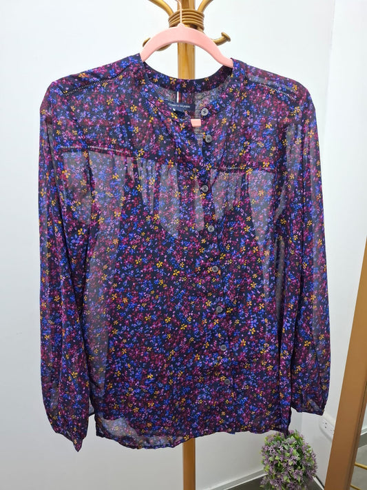 BLUSA MANGA LARGA TOMMY HILFIGER COLOR MORADO CON ESTAMPADO DE FLORES AMARILLAS, AZULES Y LILAS - TALLA M