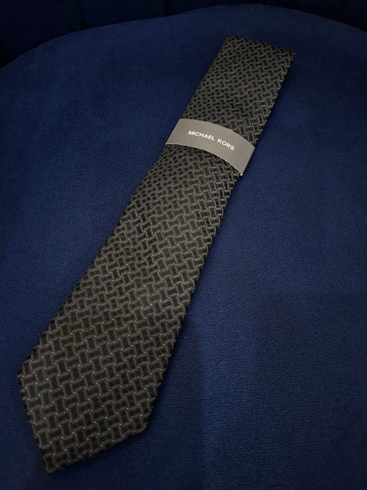 CORBATA MICHAEL KORS COLOR NEGRA CON GRIS