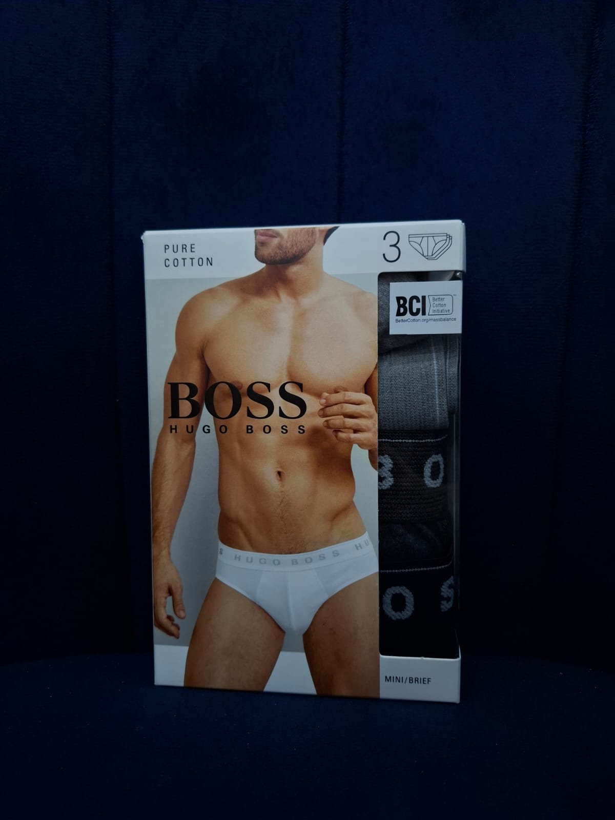 3 UNIDADES DE BOXER HUGO BOSS EN COLOR NEGRO, GRIS Y PLOMO - TALLA M