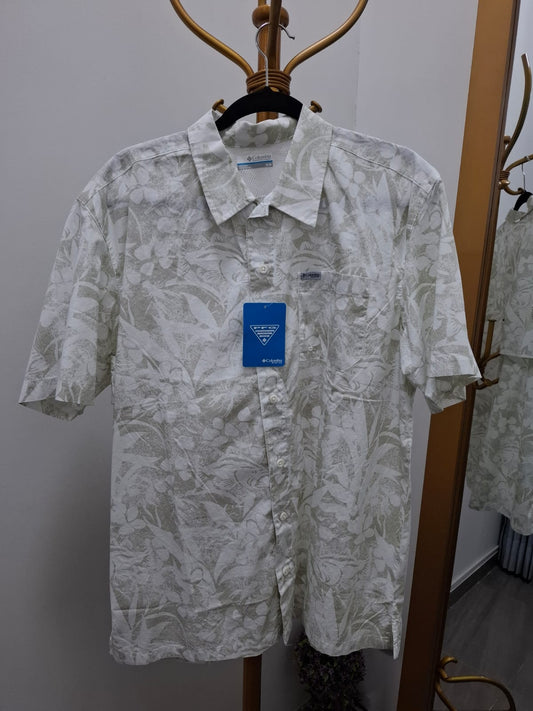 CAMISA MANGA CORTA COLUMBIA COLOR BLANCO CON ESTAMPADO DE FLORES - TALLA M