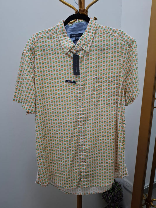 CAMISA MANGA CORTA TOMMY HILFIGER CON ESTAMPADO DE PIÑAS - TALLA XL