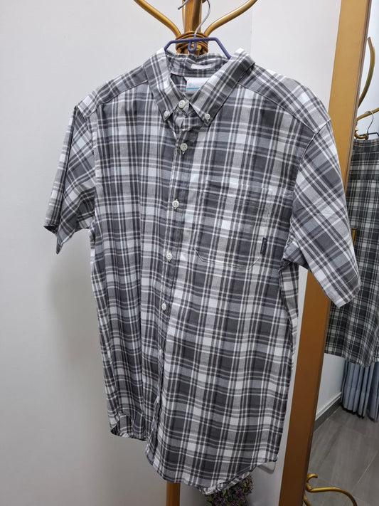 CAMISA MANGA CORTA COLUMBIA A CUADROS BLANCOS Y NEGROS - TALLA S