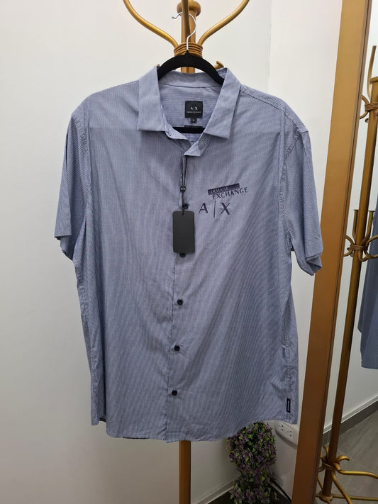 CAMISA MANGA CORTA ARMANI EXCHANGE COLOR AZUL CON RAYAS BLANCAS - TALLA XL