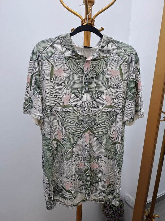 CAMISA MANGA CORTA HUGO BOSS EN ESTAMPADO VERDE, ROSA Y BLANCO - TALLA XL