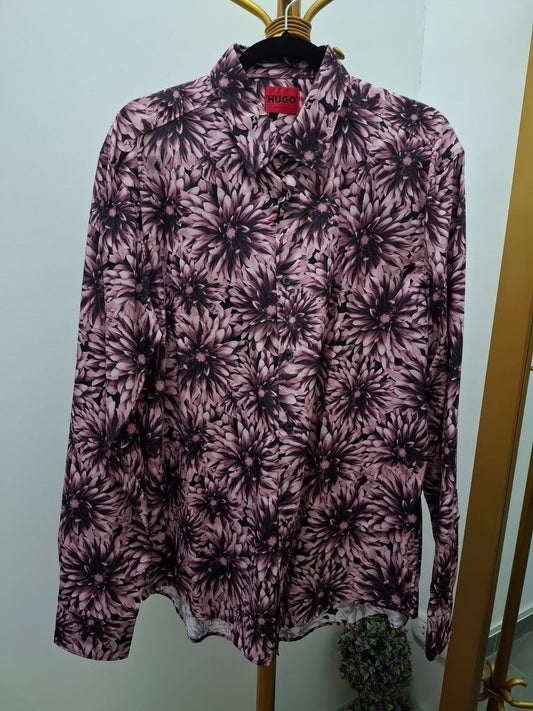 CAMISA MANGA LARGA HUGO BOSS CON ESTAMPADO DE FLORES MORADAS - TALLA XL