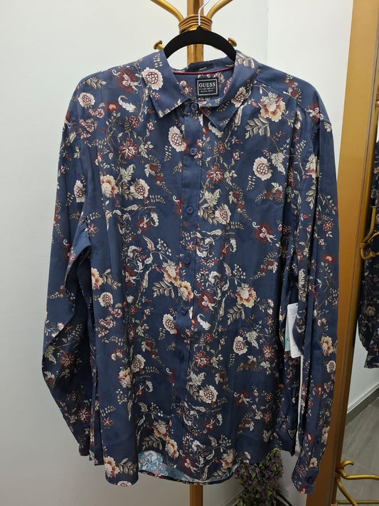 CAMISA MANGA LARGA GUESS COLOR AZUL CON ESTAMPADO DE FLORES - TALLA XL