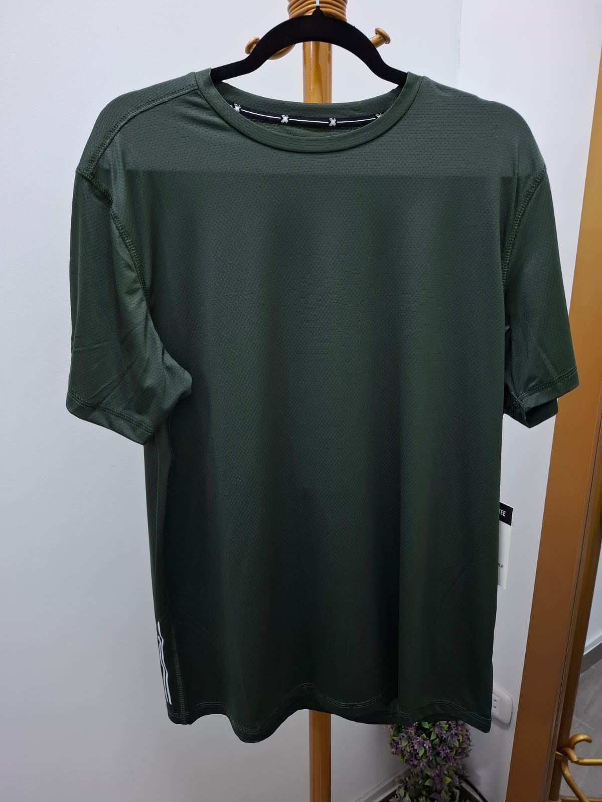 POLO DEPORTIVO KENNETH COLE COLOR VERDE MILITAR - TALLA L