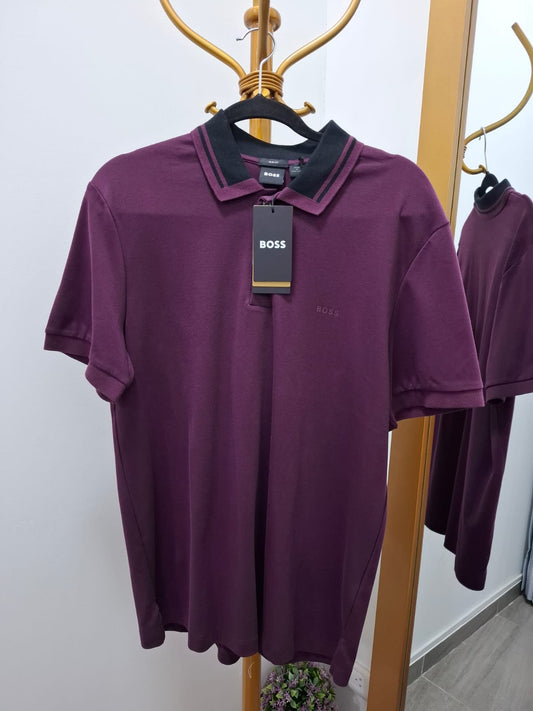 POLO CUELLO CAMISA HUGO BOSS COLOR MORADO CON DETALLES EN NEGRO - TALLA M