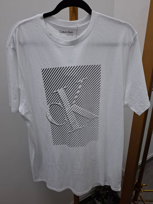 POLO CALVIN KLEIN COLOR BLANCO CON LOGO CK EN RELIEVE - TALLA L