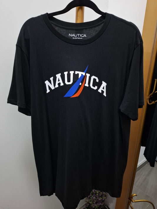 POLO NAUTICA COLOR NEGRO CON LOGO BLANCO EN EL PECHO - TALLA XXL