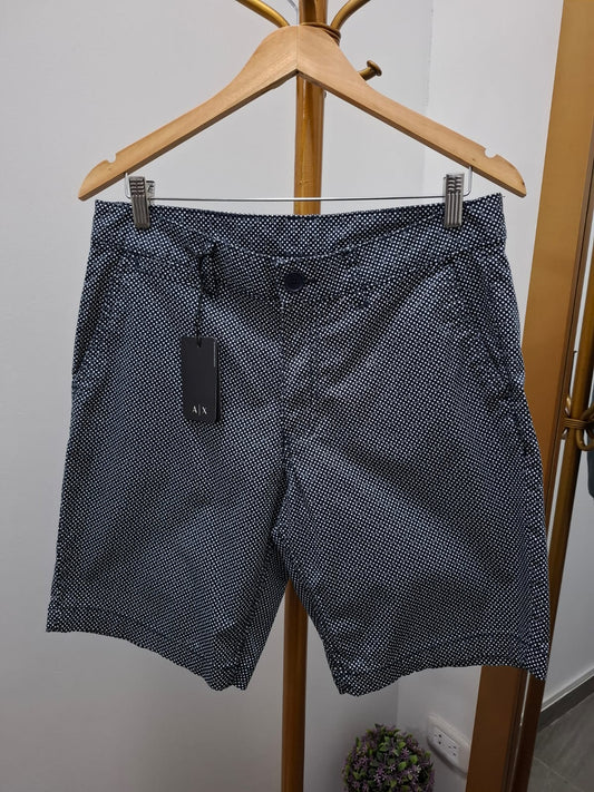 SHORT ARMANI EXCHANGE COLOR NEGRO CON PUNTOS BLANCOS - TALLA 32