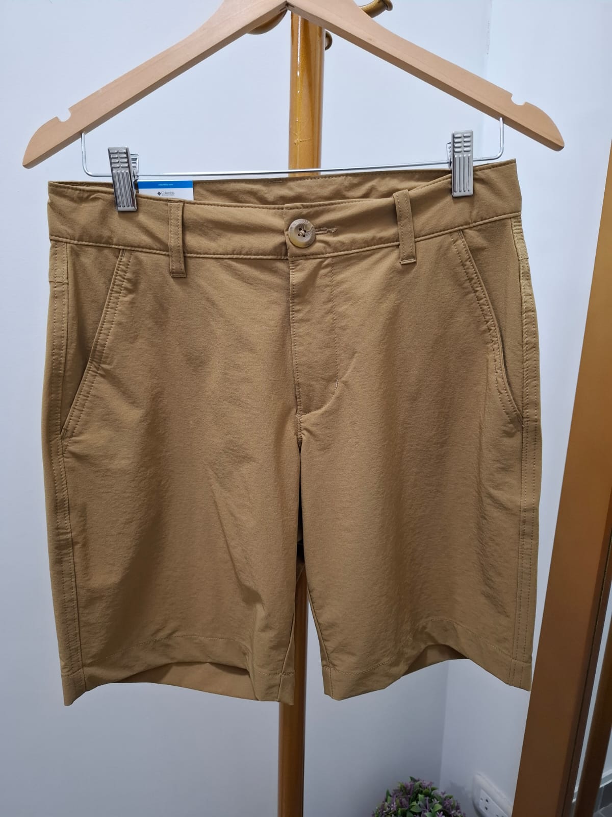 SHORT DE TELA COLUMBIA COLOR CAMEL - TALLA 28