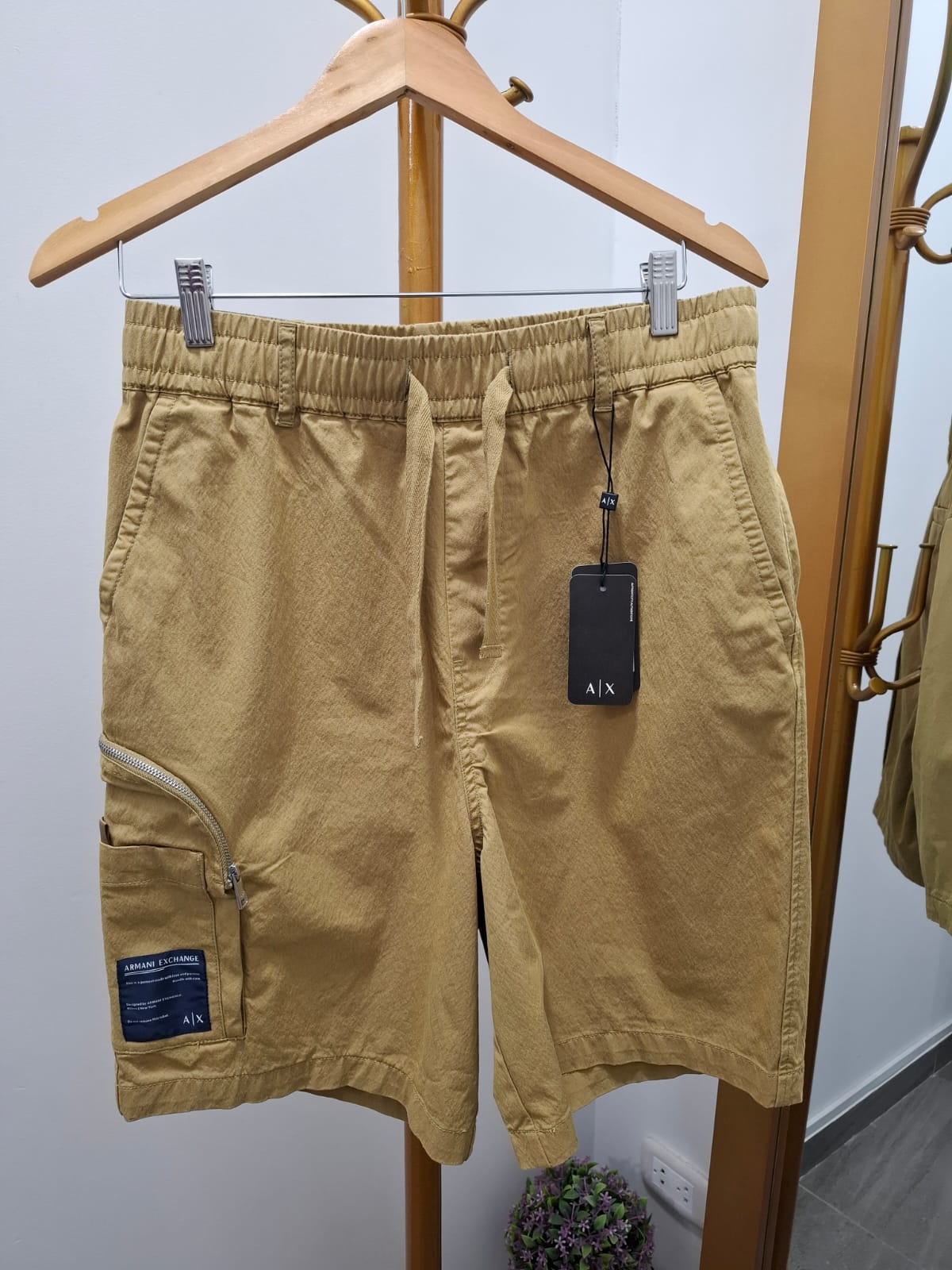 SHORT ARMANI EXCHANGE COLOR CAMEL - TALLA 29