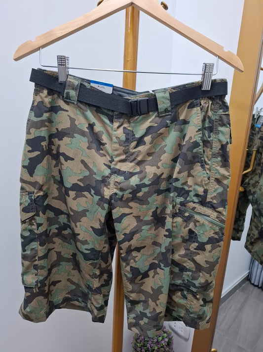 SHORT COLUMBIA CON ESTAMPADO MILITAR Y CORREA NEGRA - TALLA 30