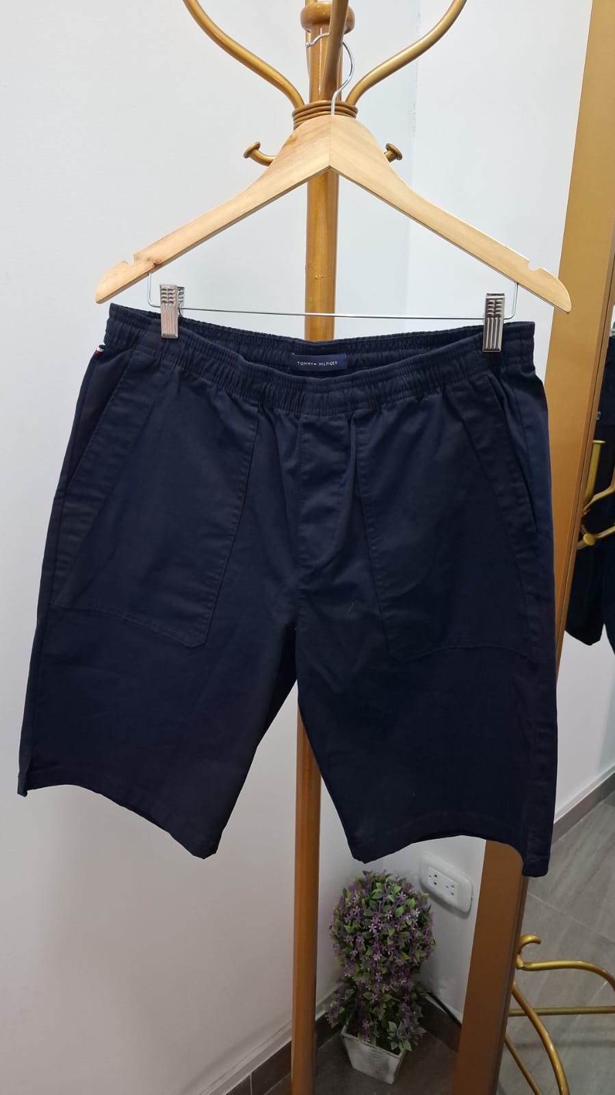 SHORT TOMMY HILFIGER COLOR AZUL NOCHE - TALLA M