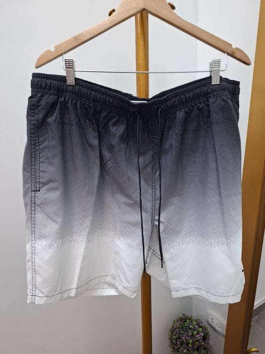 ROPA DE BAÑO CALVIN KLEIN COLOR NEGRO, GRIS Y BLANCO - TALLA XXL