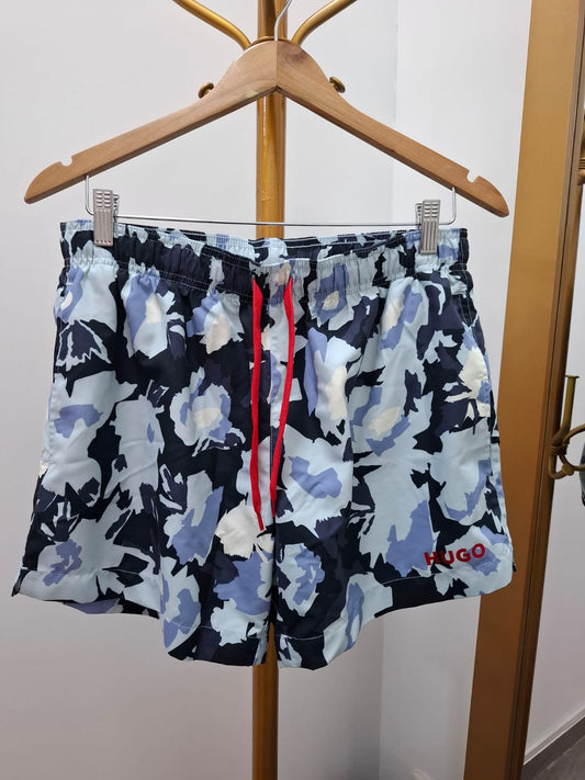 ROPA DE BAÑO HUGO BOSS ESTAMPADO EN COLOR AZUL, CELESTE Y BLANCO - TALLA M