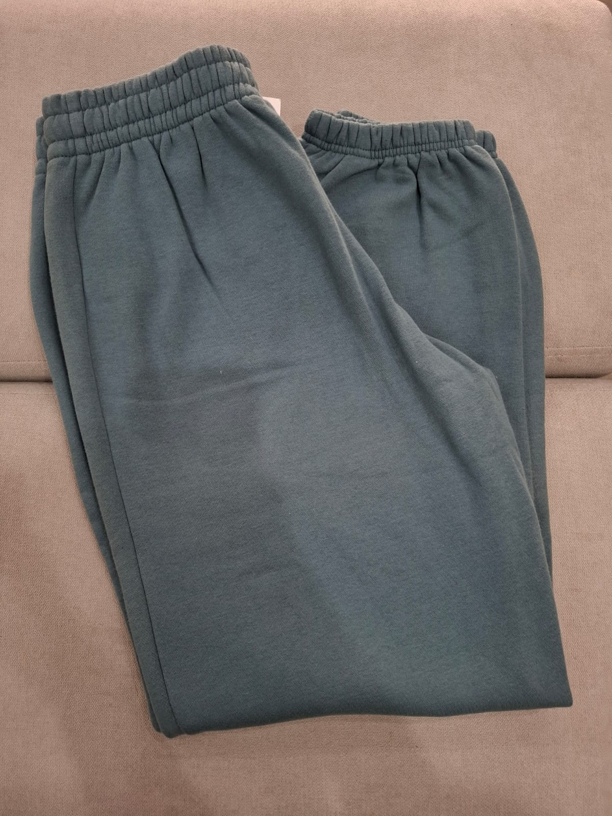 JOGGER CALVIN KLEIN COLOR VERDE OSCURO - TALLA M