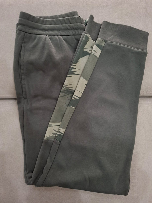 JOGGER ARMANI EXCHANGE COLOR VERDE MILITAR - TALLA M