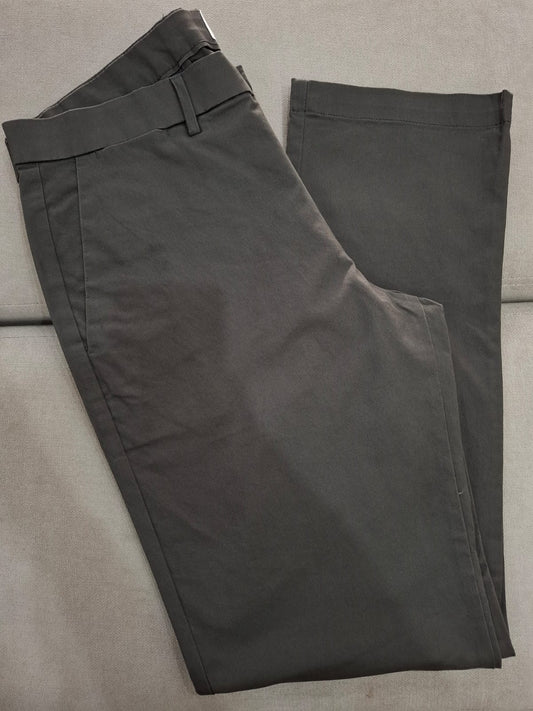 PANTALON GAP COLOR PLOMO - TALLA 34X32