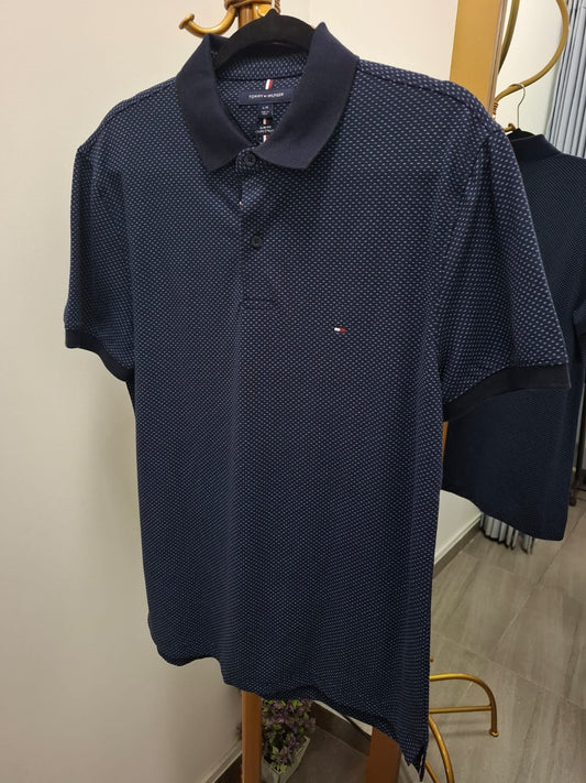 POLO CUELLO CAMISA TOMMY HILFIGER COLOR AZUL NOCHE CON PUNTOS BLANCOS - TALLA L