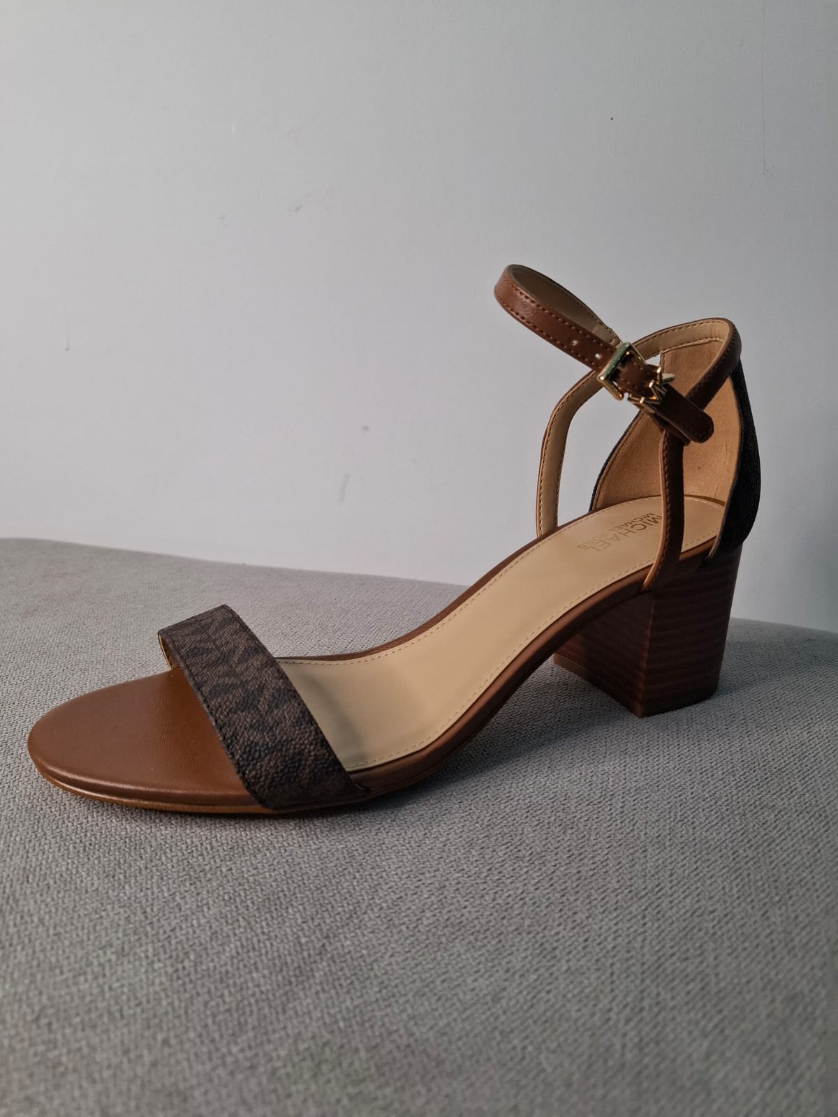 TACONES MICHAEL KORS COLOR CAMEL Y MARRON - TALLA 38