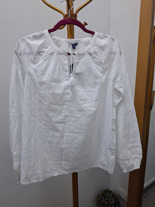 BLUSA NAUTICA COLOR BLANCO CON DETALLE DE LAZO EN EL CUELLO - TALLA XS