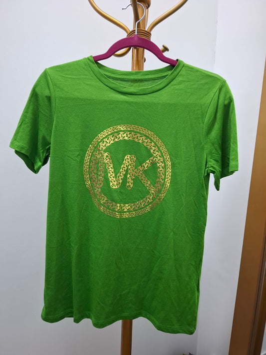 POLO DE MUJER MICHAEL KORS COLOR VERDE CON LOGO EN DORADO - TALLA XS