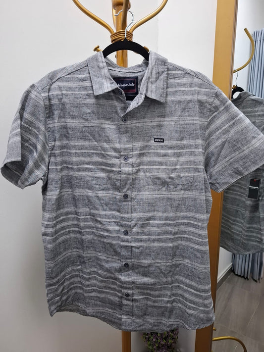 CAMISA MANGA CORTA AEROPOSTALE COLOR PLOMO CON RAYAS GRISES - TALLA L