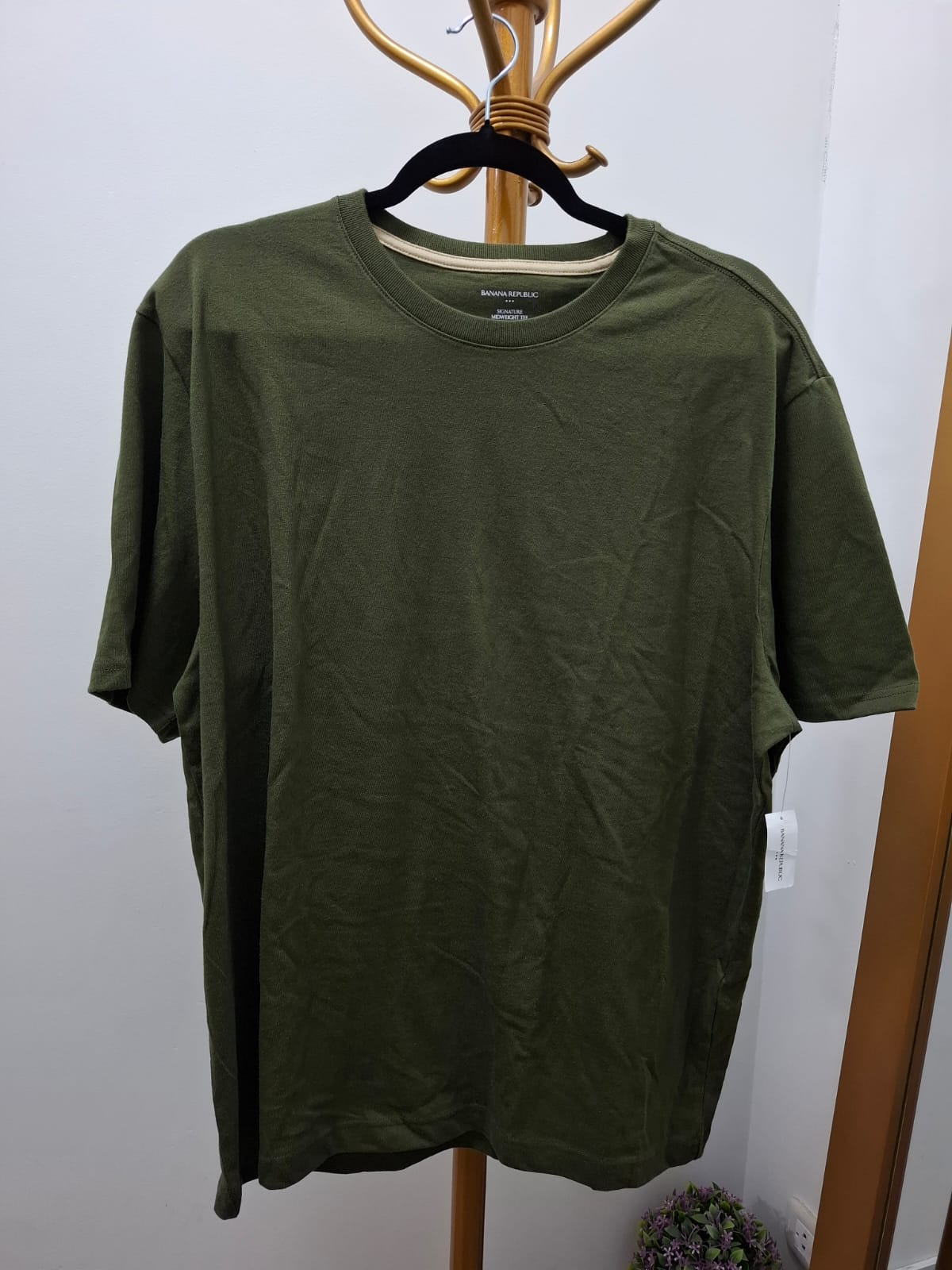 POLO BANANA REPUBLIC COLOR VERDE MILITAR - TALLA L