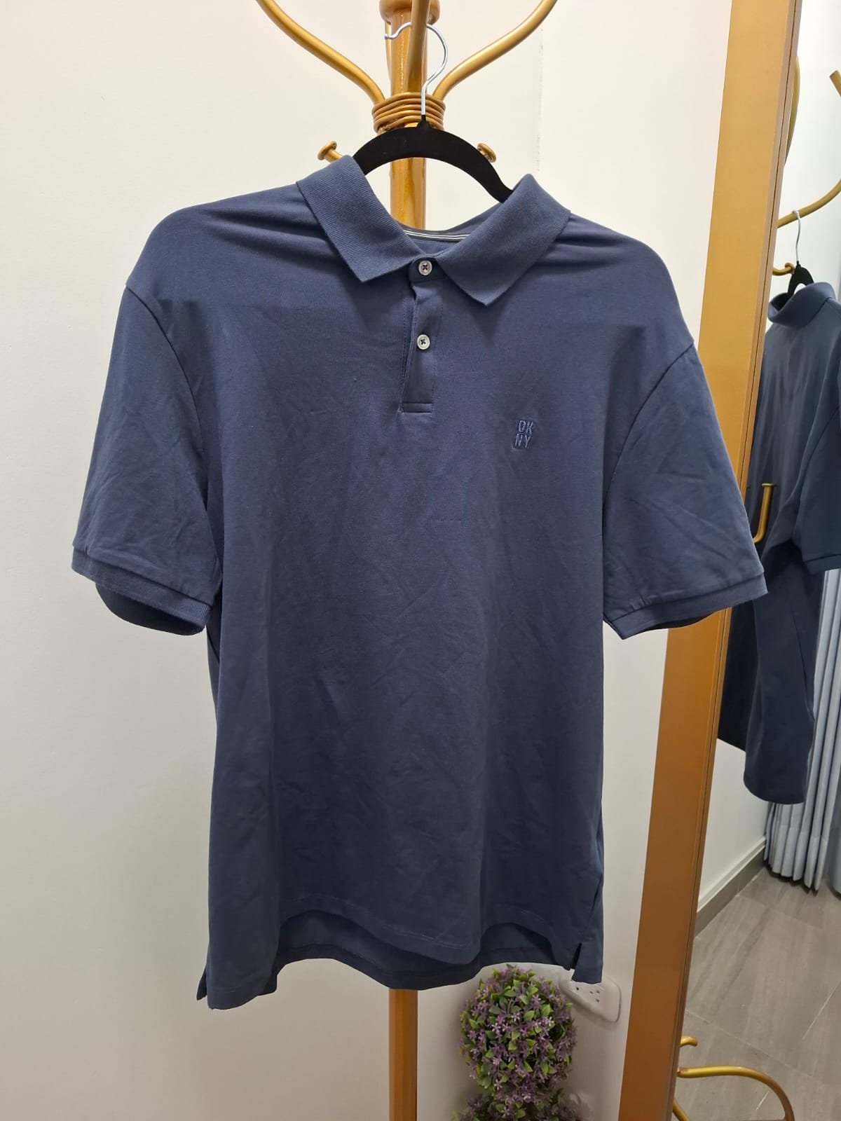 POLO CUELLO CAMISA DKNY COLOR ACERO - TALLA M