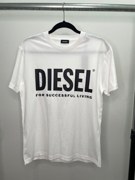 POLO DIESEL COLOR BLANCO CON LOGO NEGRO - TALLA S