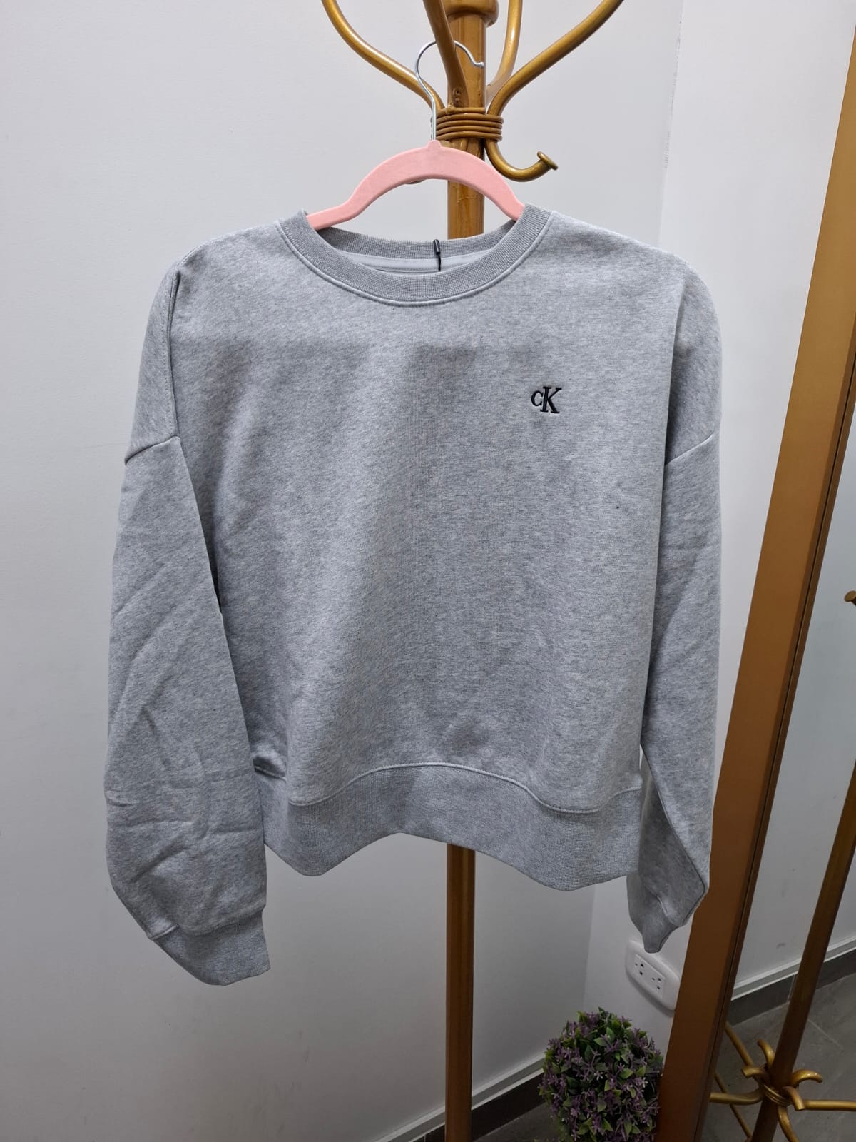 POLERA CALVIN KLEIN COLOR GRIS JASPEADO - TALLA S