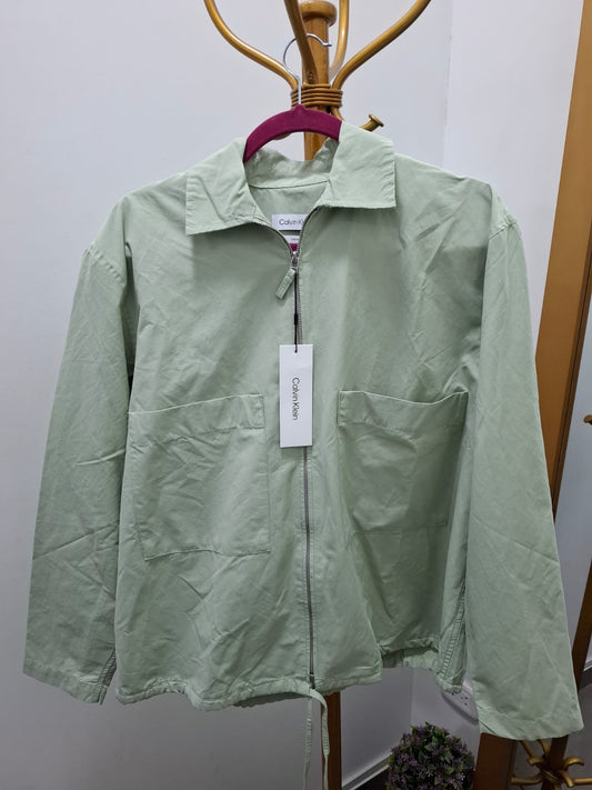 CASACA TIPO CORTAVIENTO CALVIN KLEIN COLOR VERDE AGUA - TALLA XS