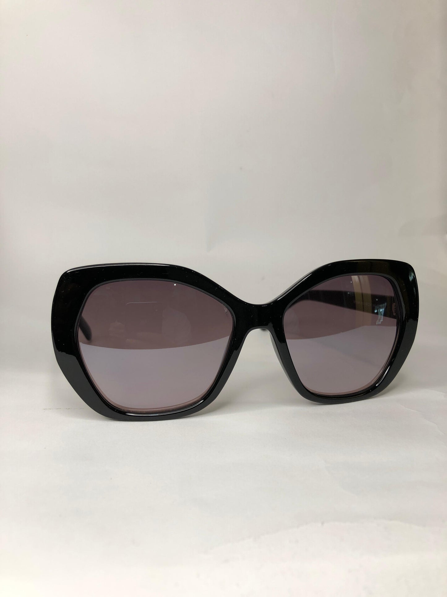 LENTES DE SOL DE MUJER GUESS COLOR NEGRO