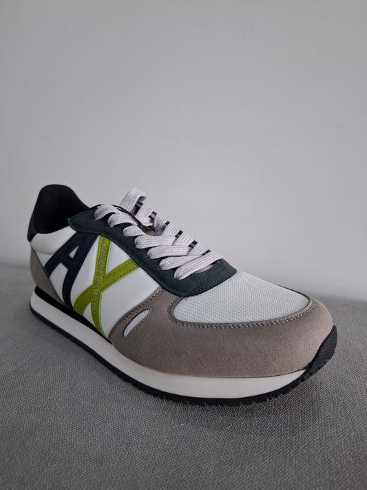 ZAPATILLAS ARMANI EXCHANGE COLOR BLANCO, BEIGE Y NEGRO CON APLICACIONES VERDES - TALLA 41