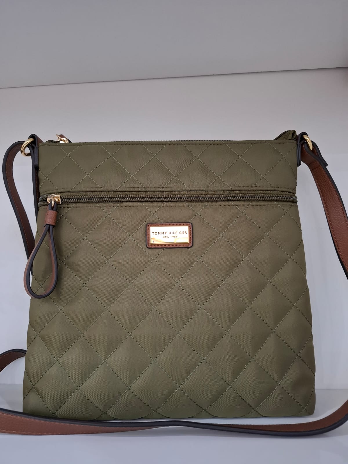 CARTERA TOMMY HILFIGER COLOR VERDE CON ASAS LARGAS MARRONES