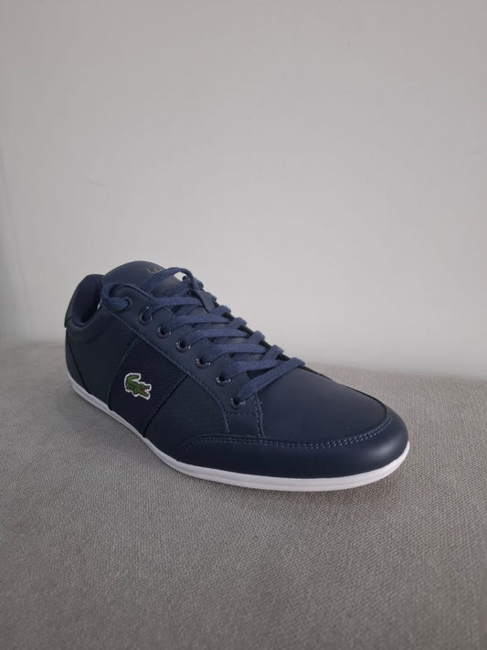 ZAPATILLAS LACOSTE COLOR AZUL NOCHE CON SUELA BLANCA - TALLA 41