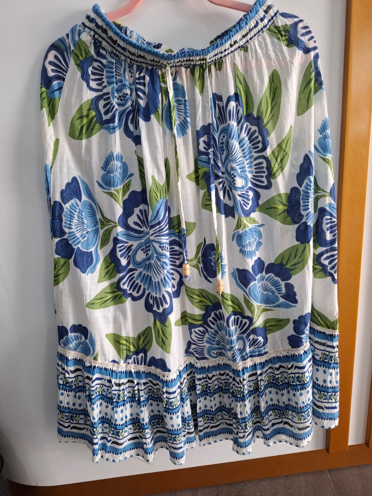 FALDA LARGA RACHEL ZOE CON ESTAMPADO DE FLORES AZULES Y VERDES - TALLA S